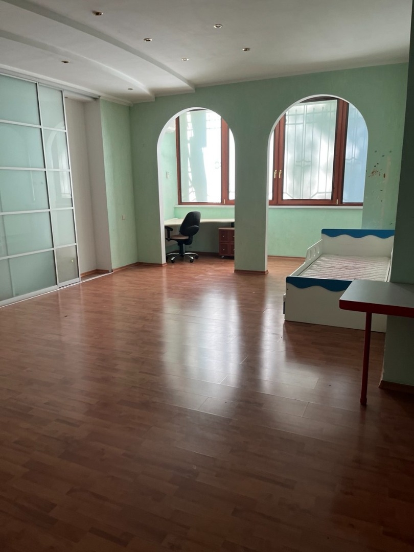 продажа трехкомнатной квартиры номер A-174709 в Приморском районе, фото номер 18